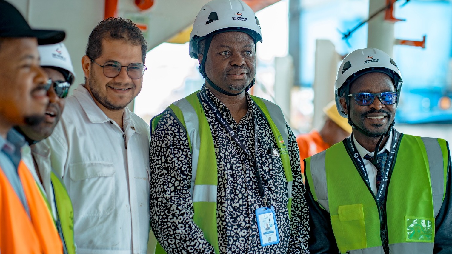 Uongozi wa TFC ukipokea Meli Yenye Mbolea ya DAP kwa Ajili ya Uzalishaji wa Mazao