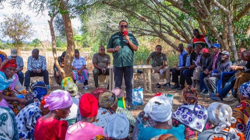 WAKULIMA WILAYA YA IKUNGI WAPATIWA ELIMU YA MATUMIZI SAHIHI YA MBOLEA NCHINI